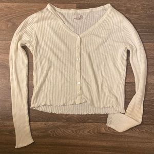 cream long sleeve crop top